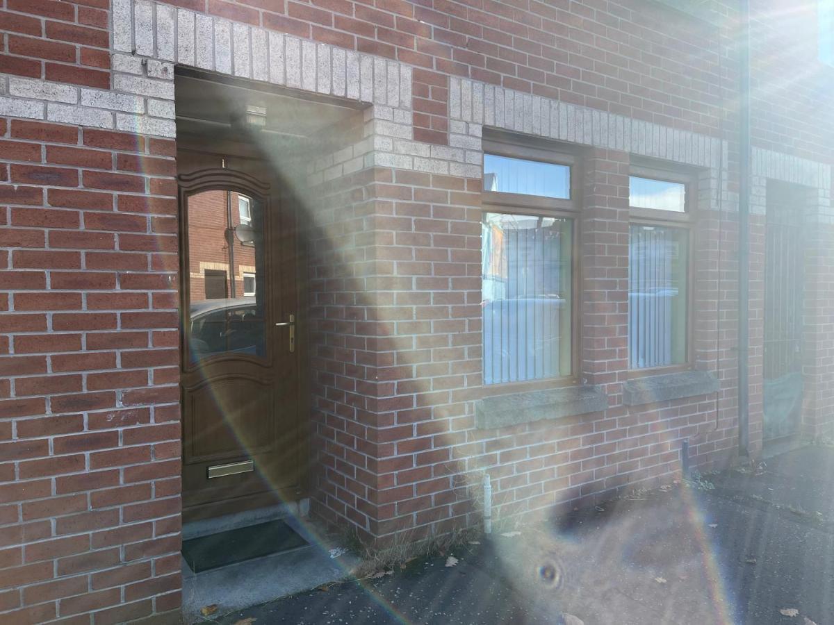 11 Parkmore Street, Ormeau Road, Belfast, Bt7 2Gt, 2 Bedroom House Екстер'єр фото