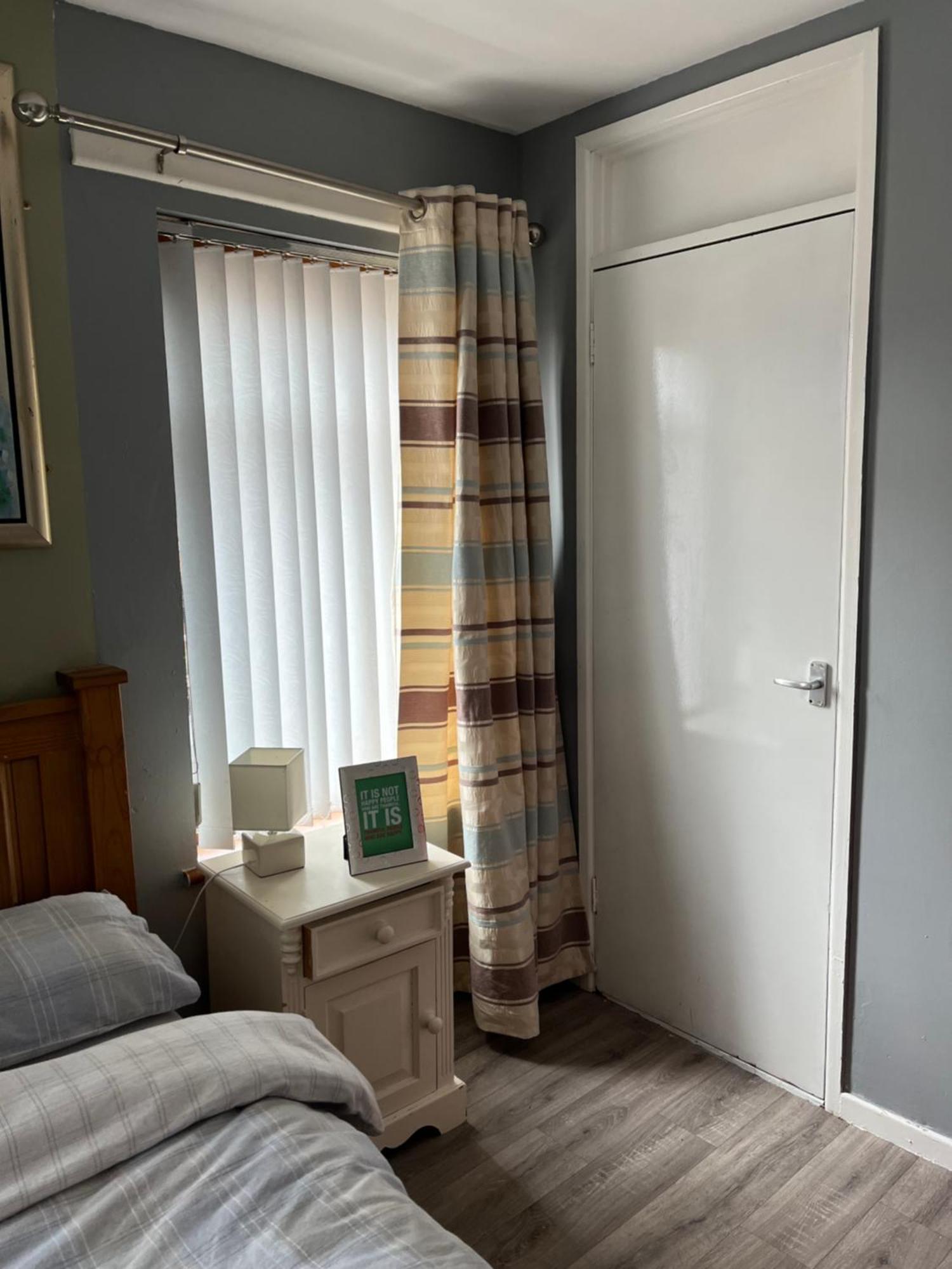 11 Parkmore Street, Ormeau Road, Belfast, Bt7 2Gt, 2 Bedroom House Екстер'єр фото